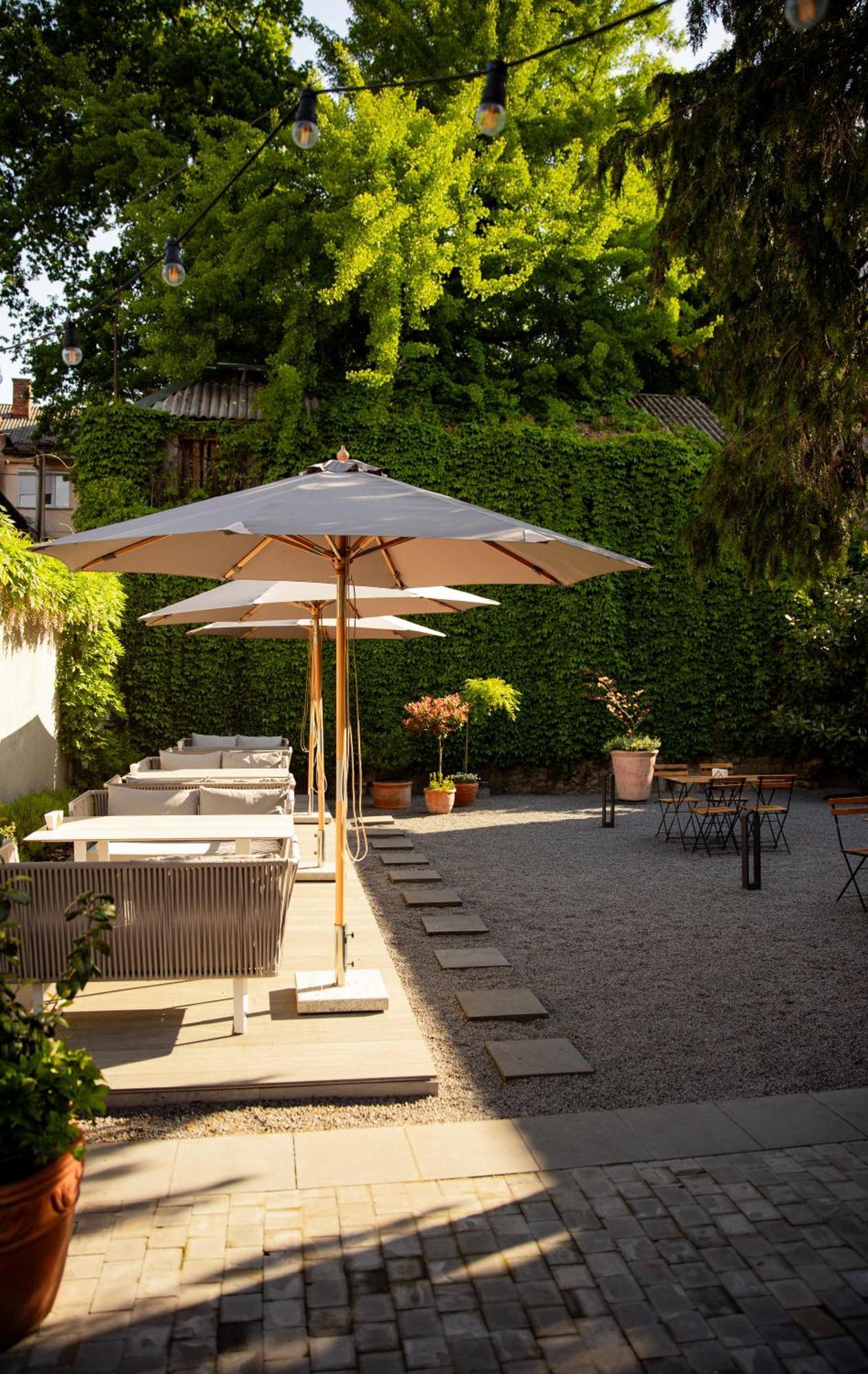 Hotel Laudon Uzhhorod Exterior photo